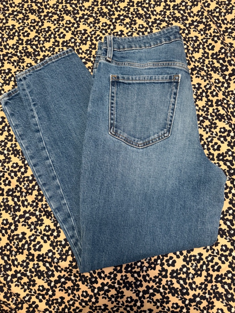 Old Navy Women's Medium Blue Straight Leg Jeans
